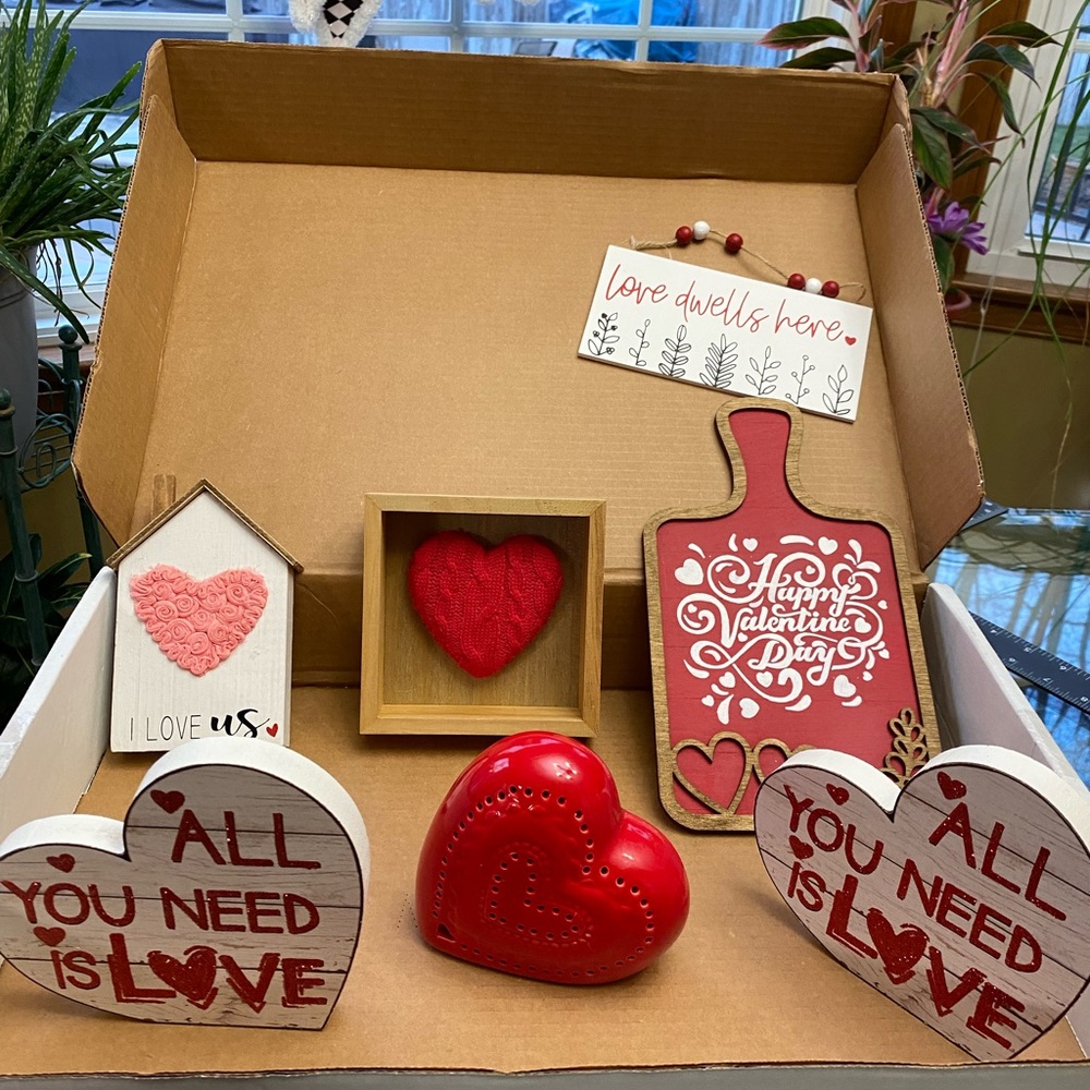 Valentines Day Tiered Tray Set 7 pc